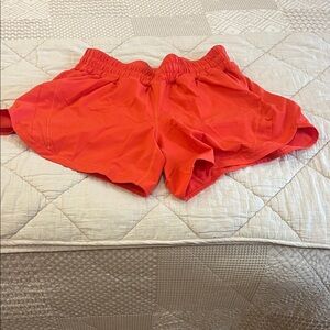 Lulu Lemon Track That Mid Rise 5” shorts